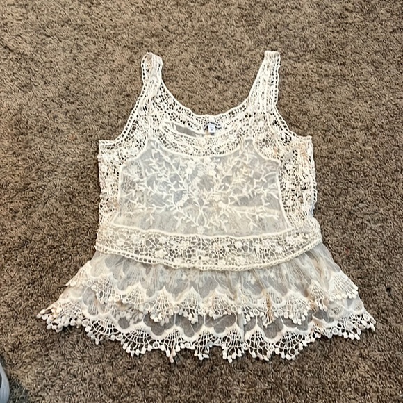Lace cream tank top - Picture 1 of 3